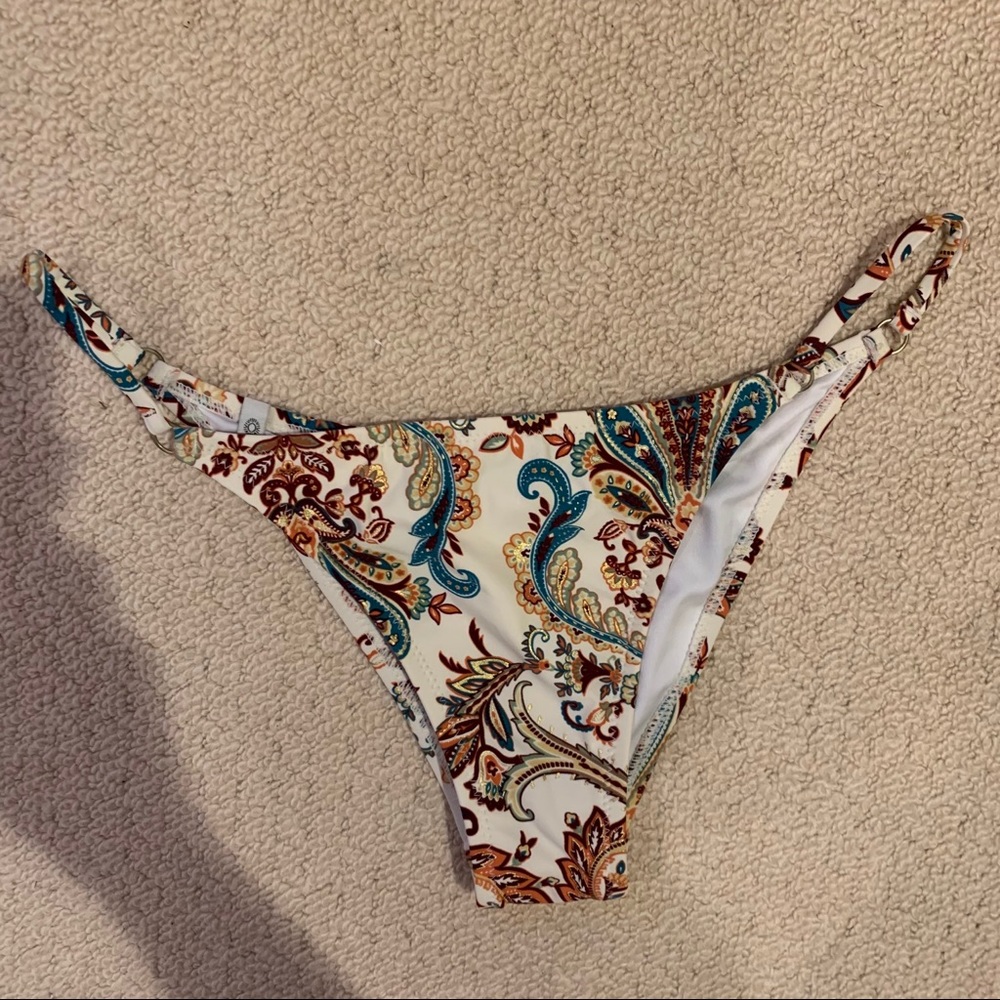 rhythm. bikini bottoms